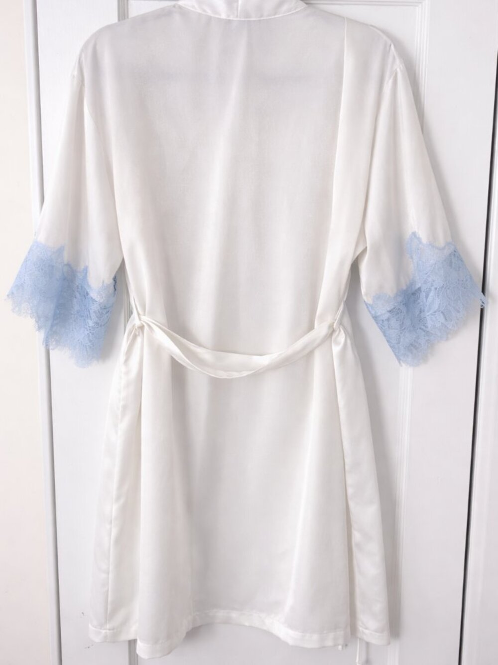 In Bloom by Jonquil White Satin Bridal Robe Blue Lace Trim M/L Wedding Getting R